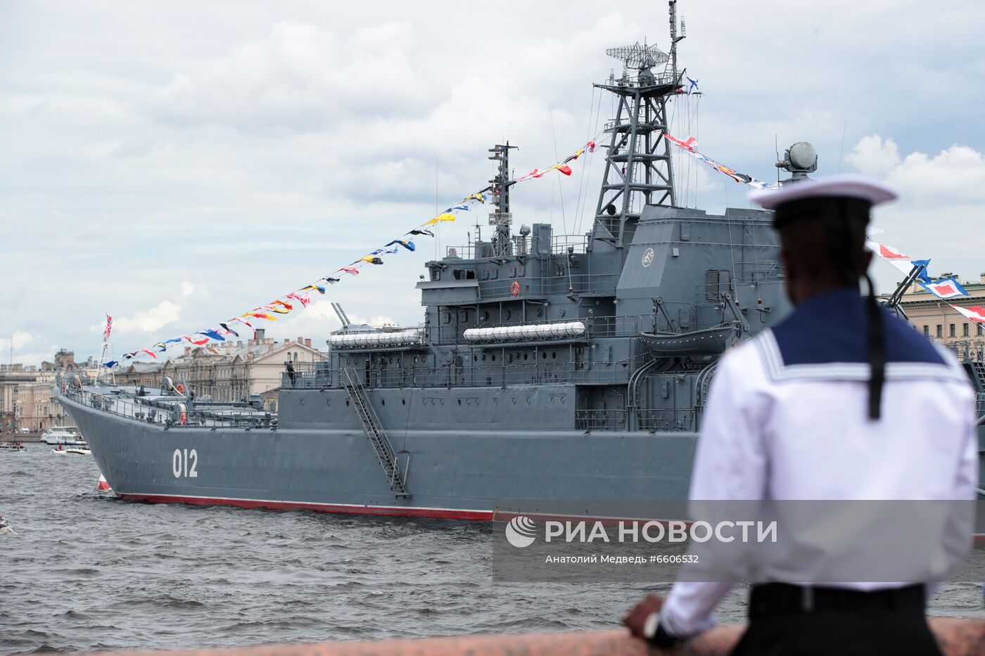 Празднование Дня ВМФ в Санкт-Петербурге