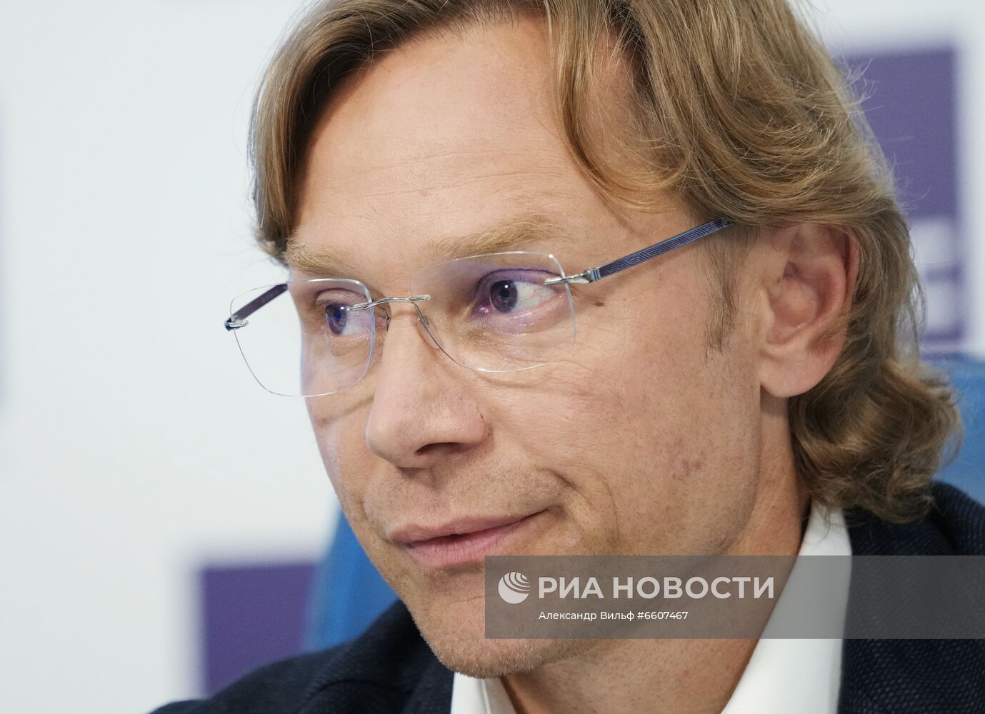 П/к нового тренера сборной России по футболу В. Карпина