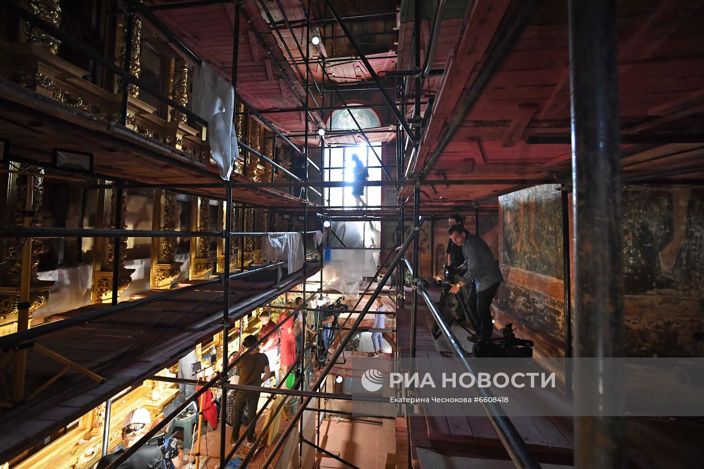 Реставрационные работы на территории Новодевичьего монастыря