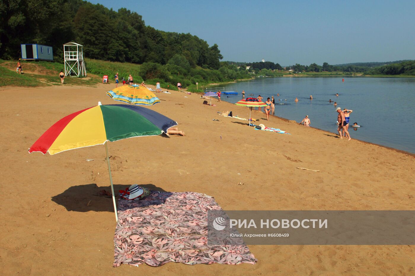 Пляж на реке Оке в городе Таруса