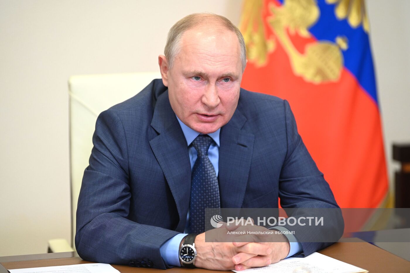 Президент РФ В. Путин провел совещание по экономическим вопросам