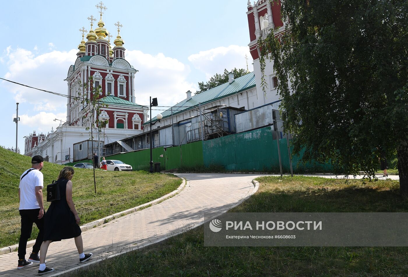 Реставрационные работы на территории Новодевичьего монастыря