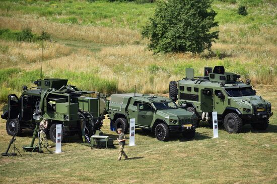 Совместные учения стран НАТО и Украины "Три меча-2021"