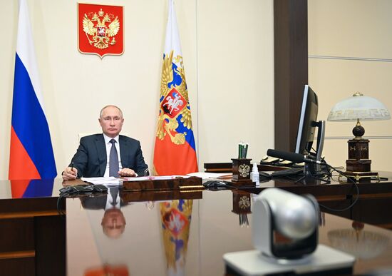 Президент РФ В. Путин встретился с врио губернатора Белгородской области В. Гладковым