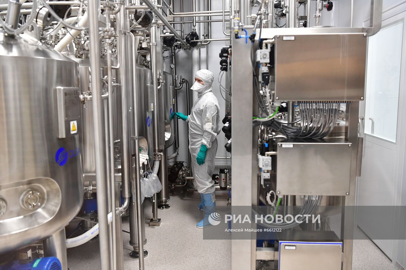 Запуск производства вакцины "ЭпиВакКорона" для профилактики COVID-19 в Подмосковье  