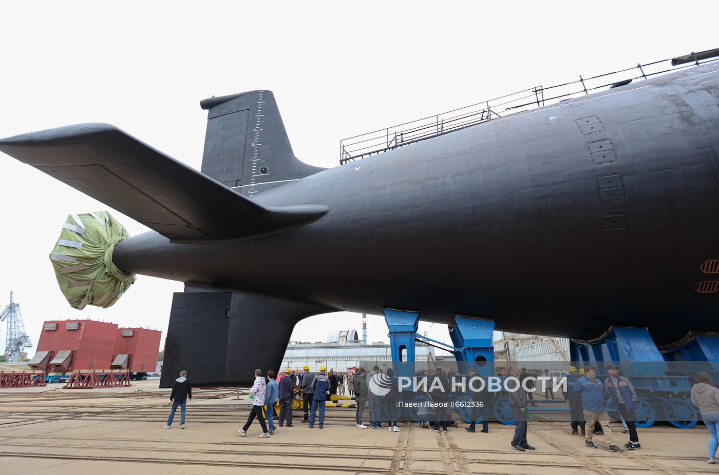 Спуск на воду атомной подводной лодки "Красноярск" в Северодвинске