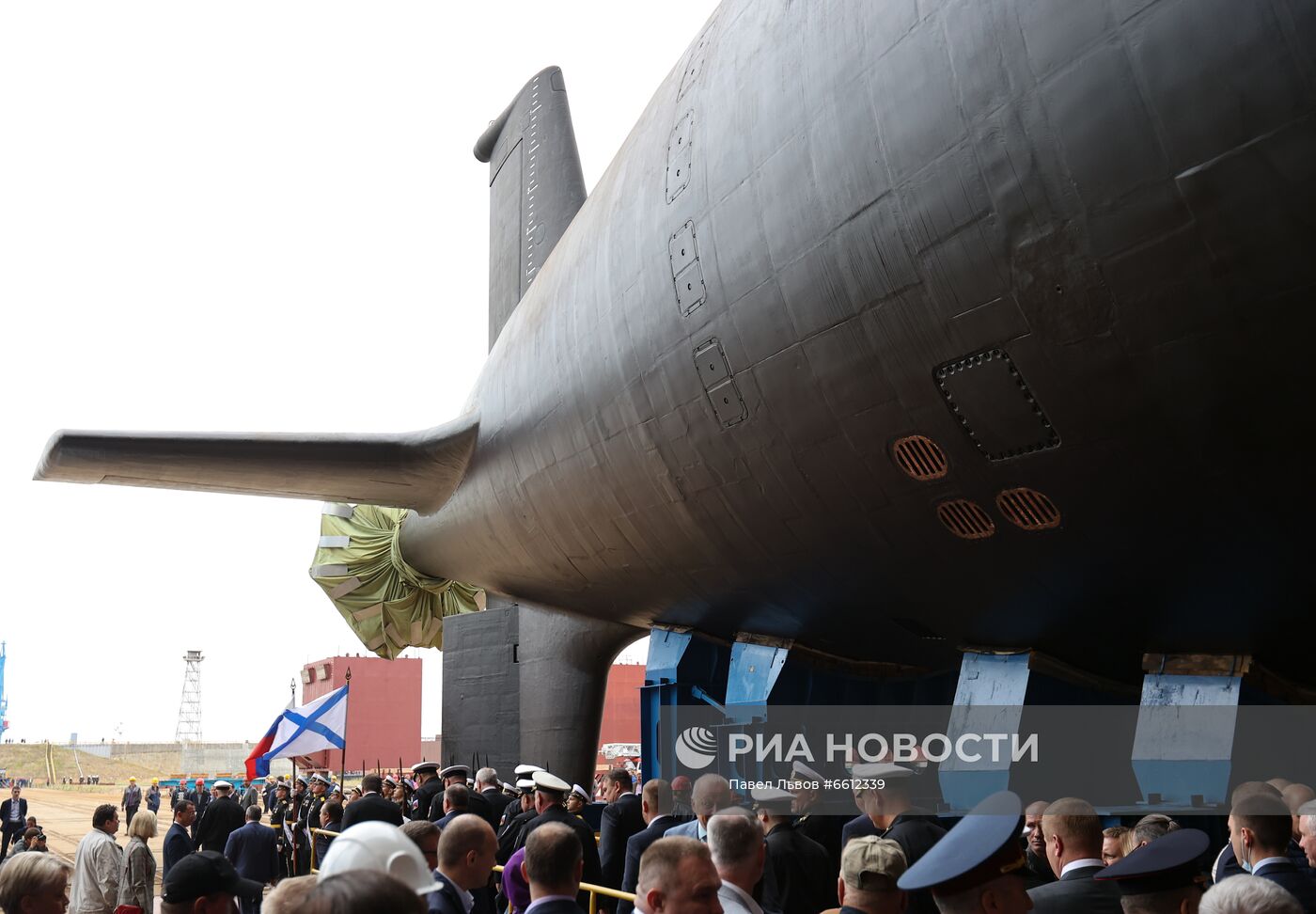 Спуск на воду атомной подводной лодки "Красноярск" в Северодвинске