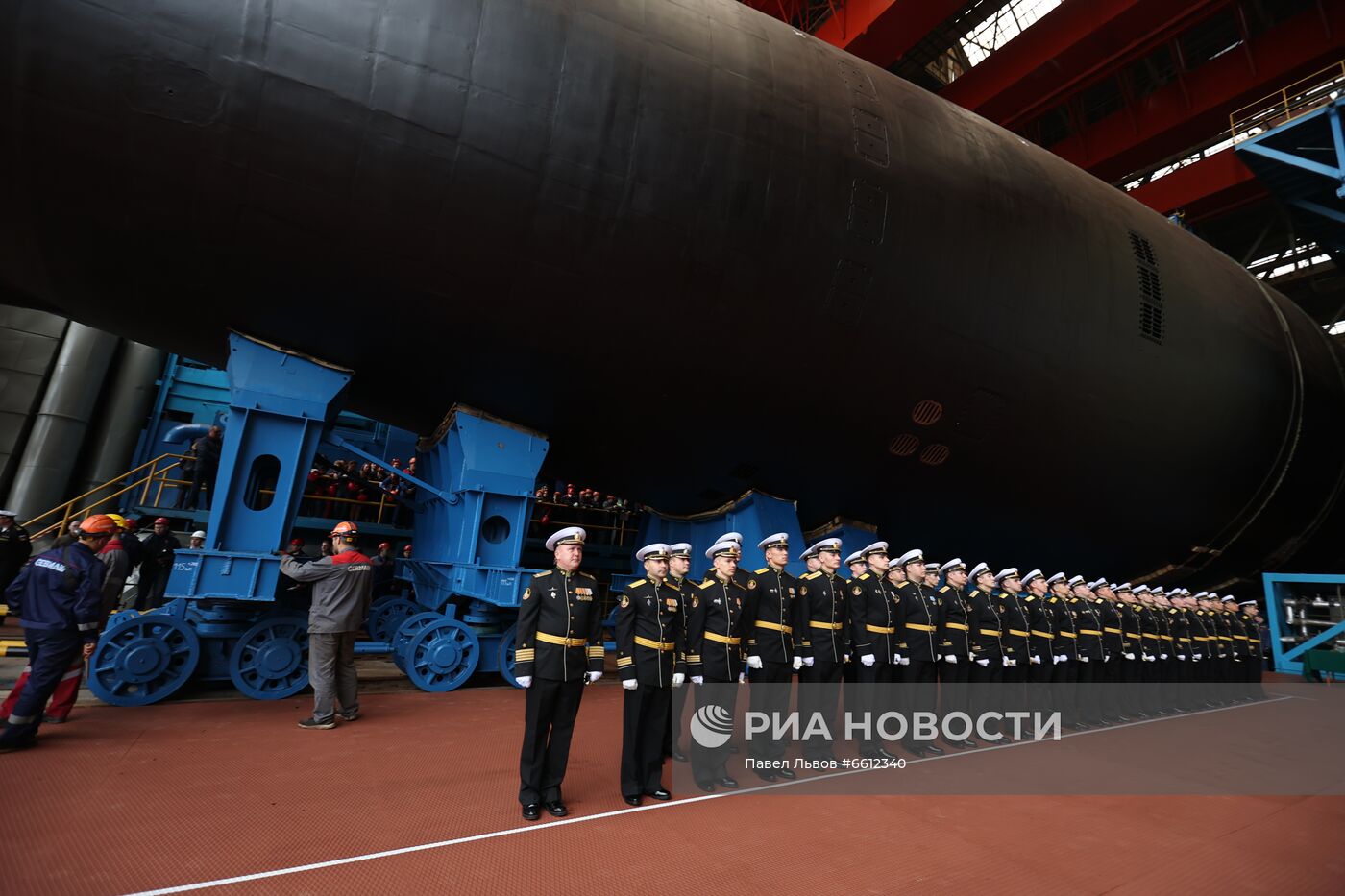 Спуск на воду атомной подводной лодки 