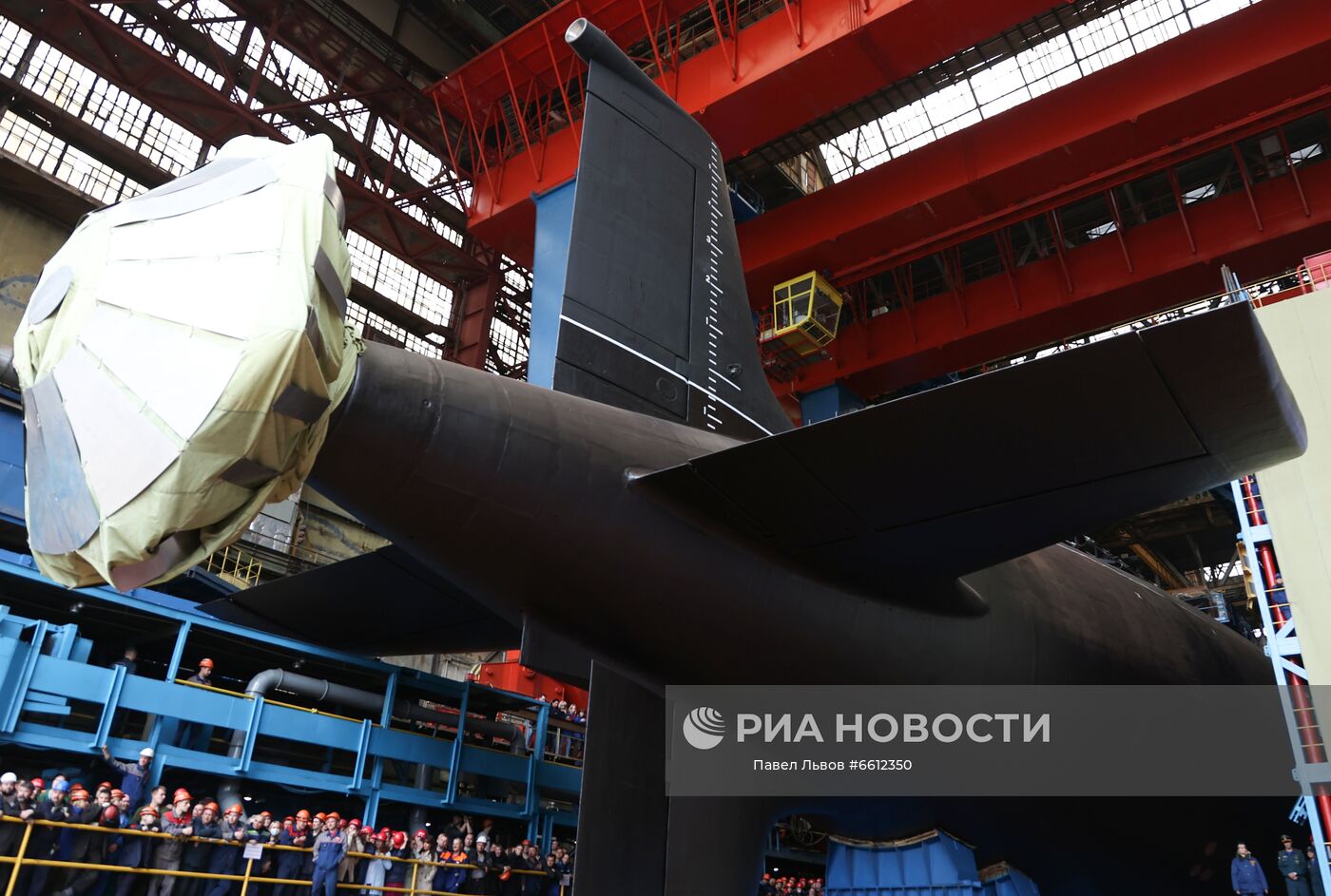 Спуск на воду атомной подводной лодки "Красноярск" в Северодвинске