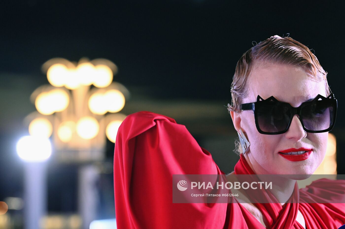 Дизайнер У. Добровская представила свою коллекцию одежды для московского метро