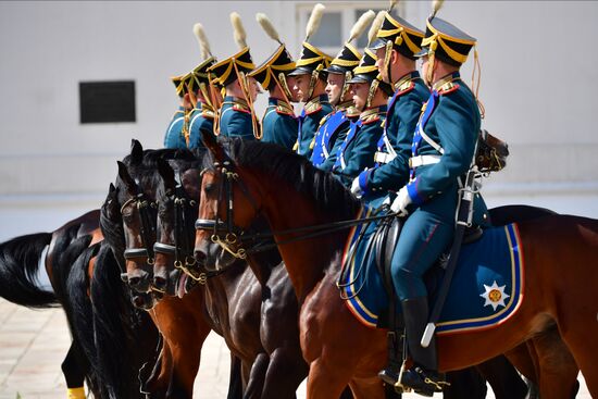 Церемония развода пеших и конных караулов Президентского полка ФСО России  