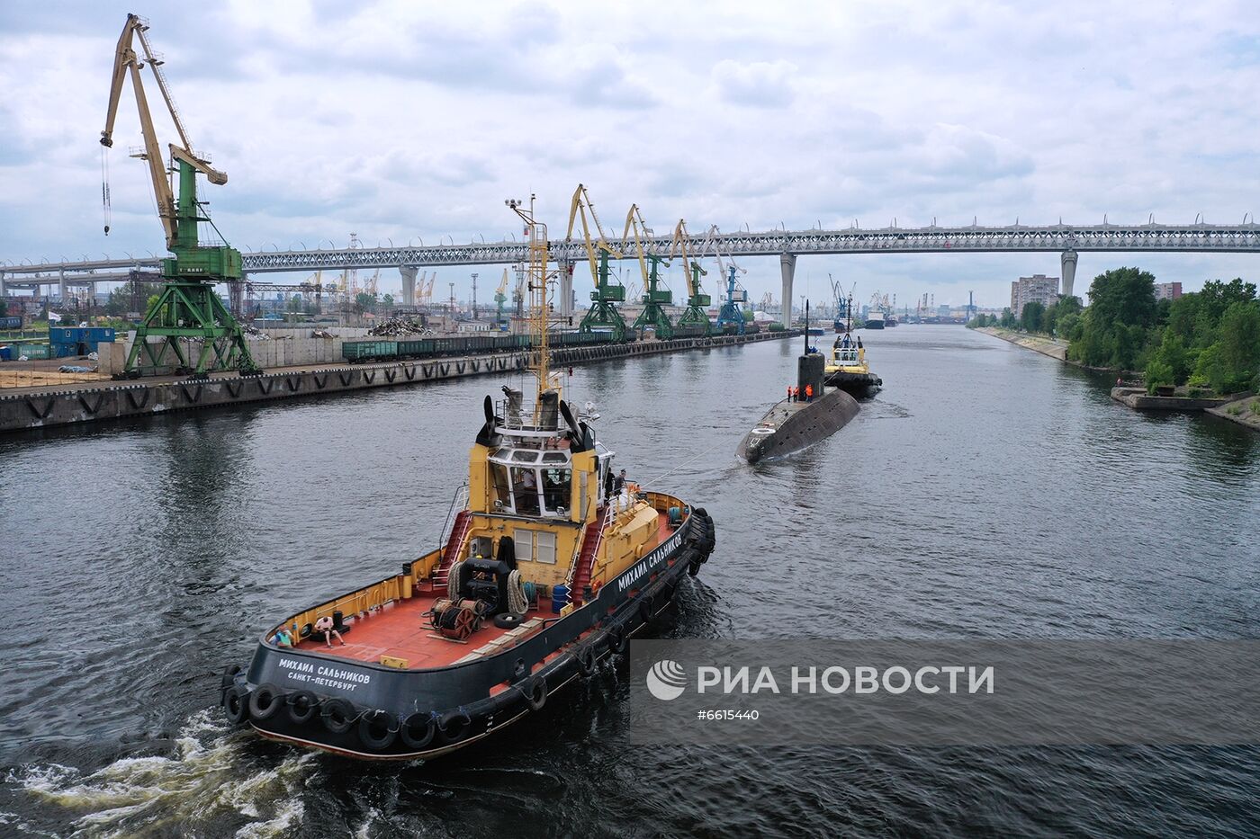 Подводная лодка "Магадан" завершила заводские ходовые испытания