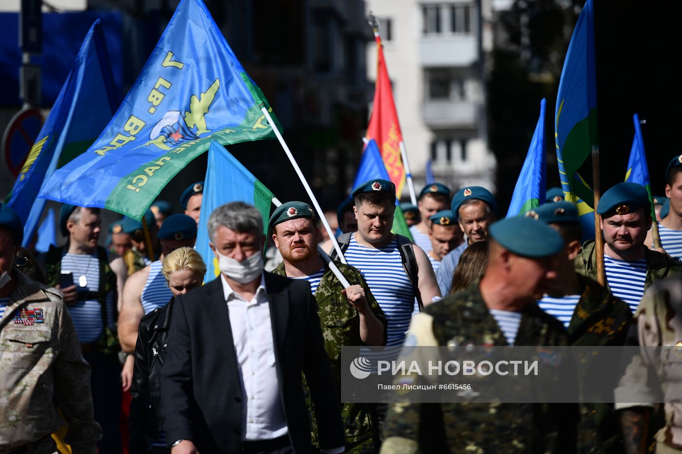 Празднование Дня ВДВ в регионах России