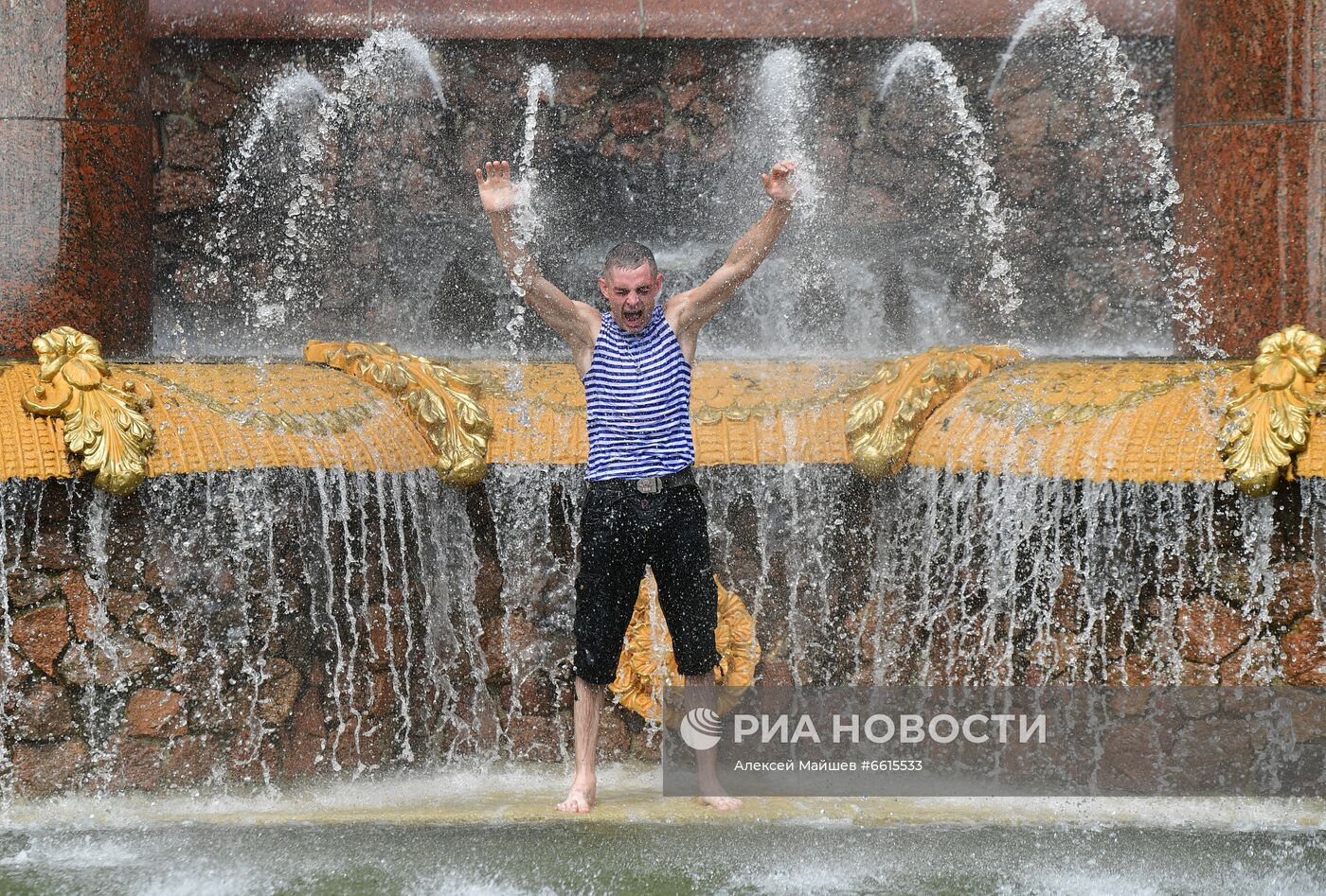 Празднование Дня ВДВ в Москве 