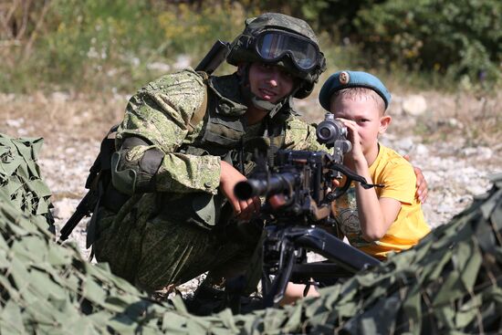 Празднование Дня ВДВ в регионах России