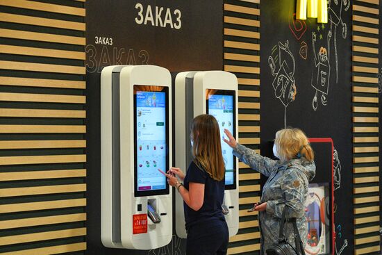 Возобновление работы  фудкортов в Санкт-Петербурге