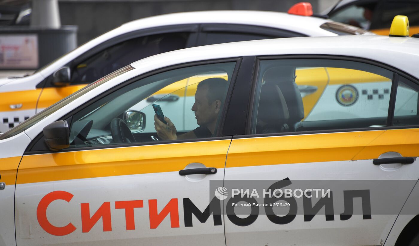 В Москве отложили мониторинг за таксистами