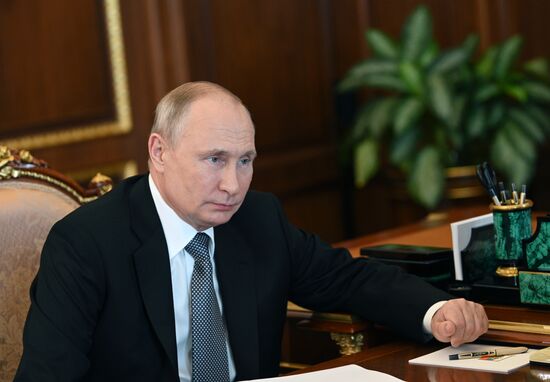 Президент РФ В. Путин встретился с главой Карачаево-Черкесии Р. Темрезовым