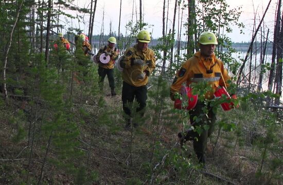 Тушение лесных пожаров в Якутии