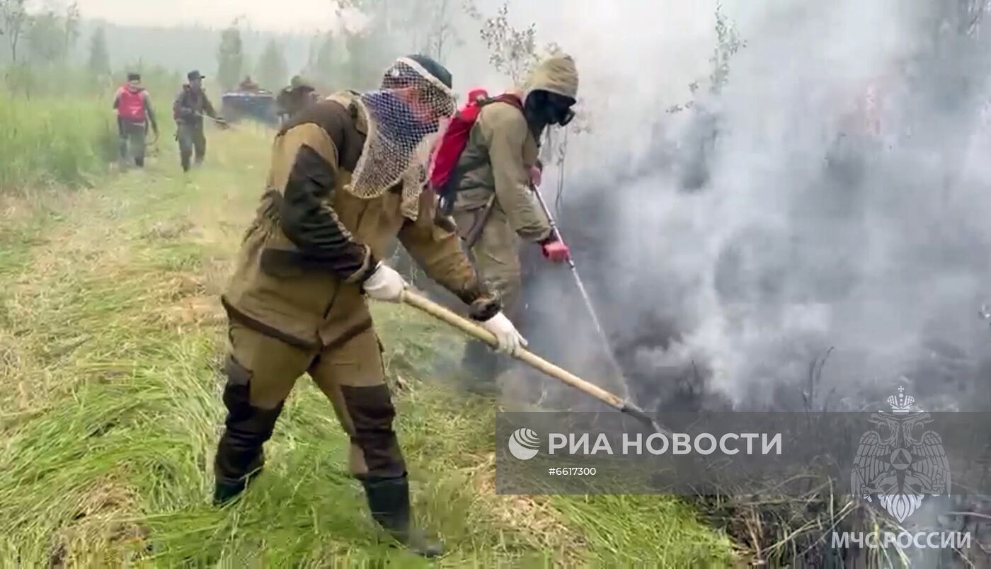 Тушение лесных пожаров в Якутии
