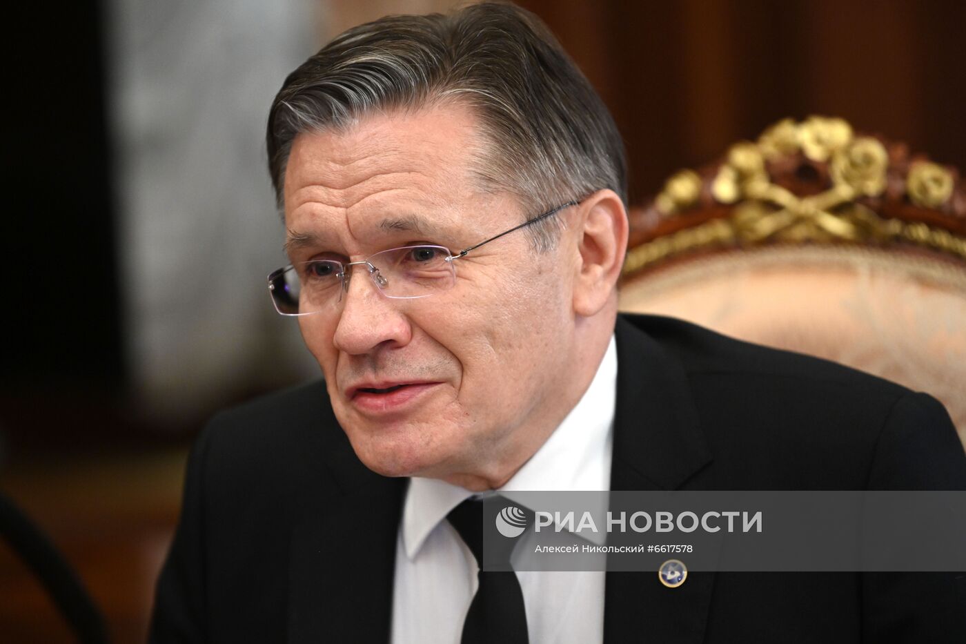 Президент РФ В. Путин встретился с руководителем ГК "Росатом" А. Лихачевым