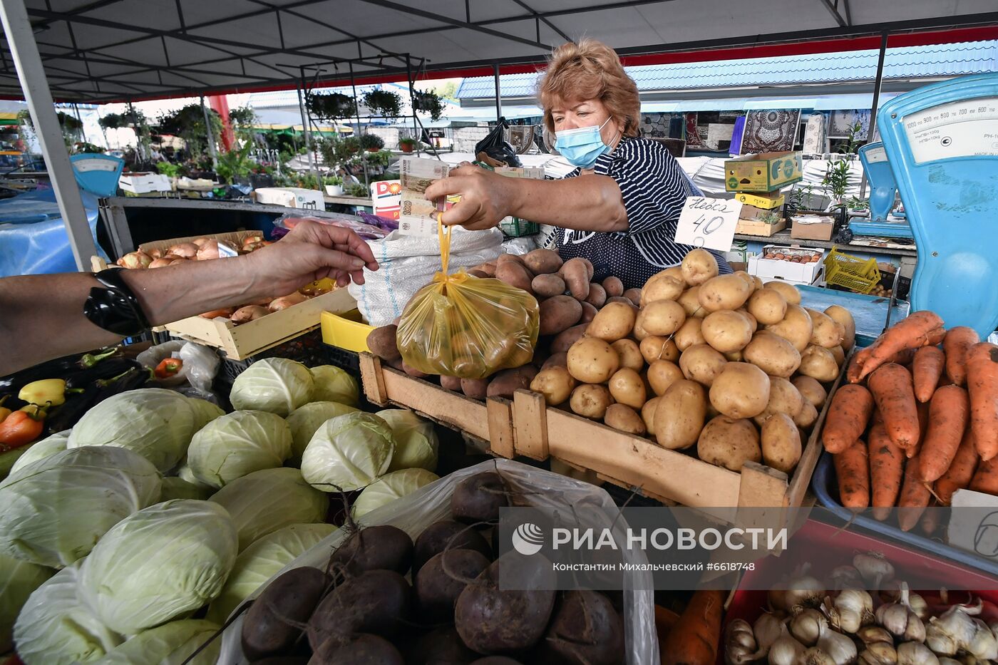 Центральный овощной рынок в Симферополе