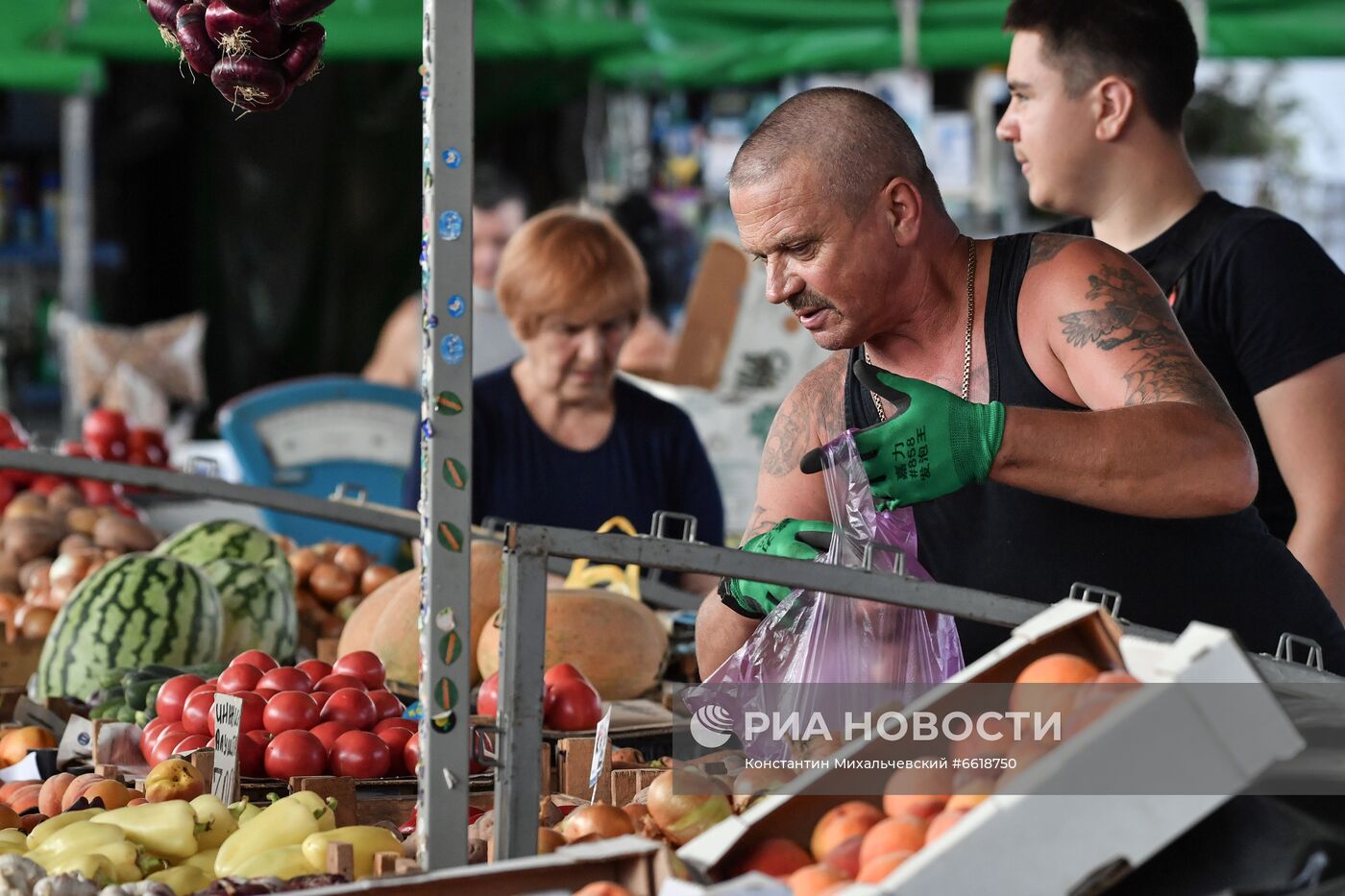 Центральный овощной рынок в Симферополе