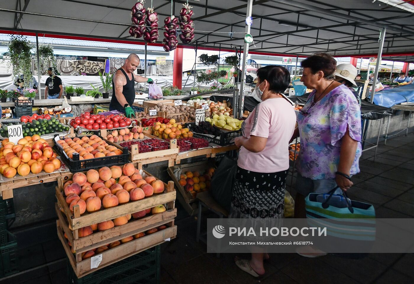 Центральный овощной рынок в Симферополе