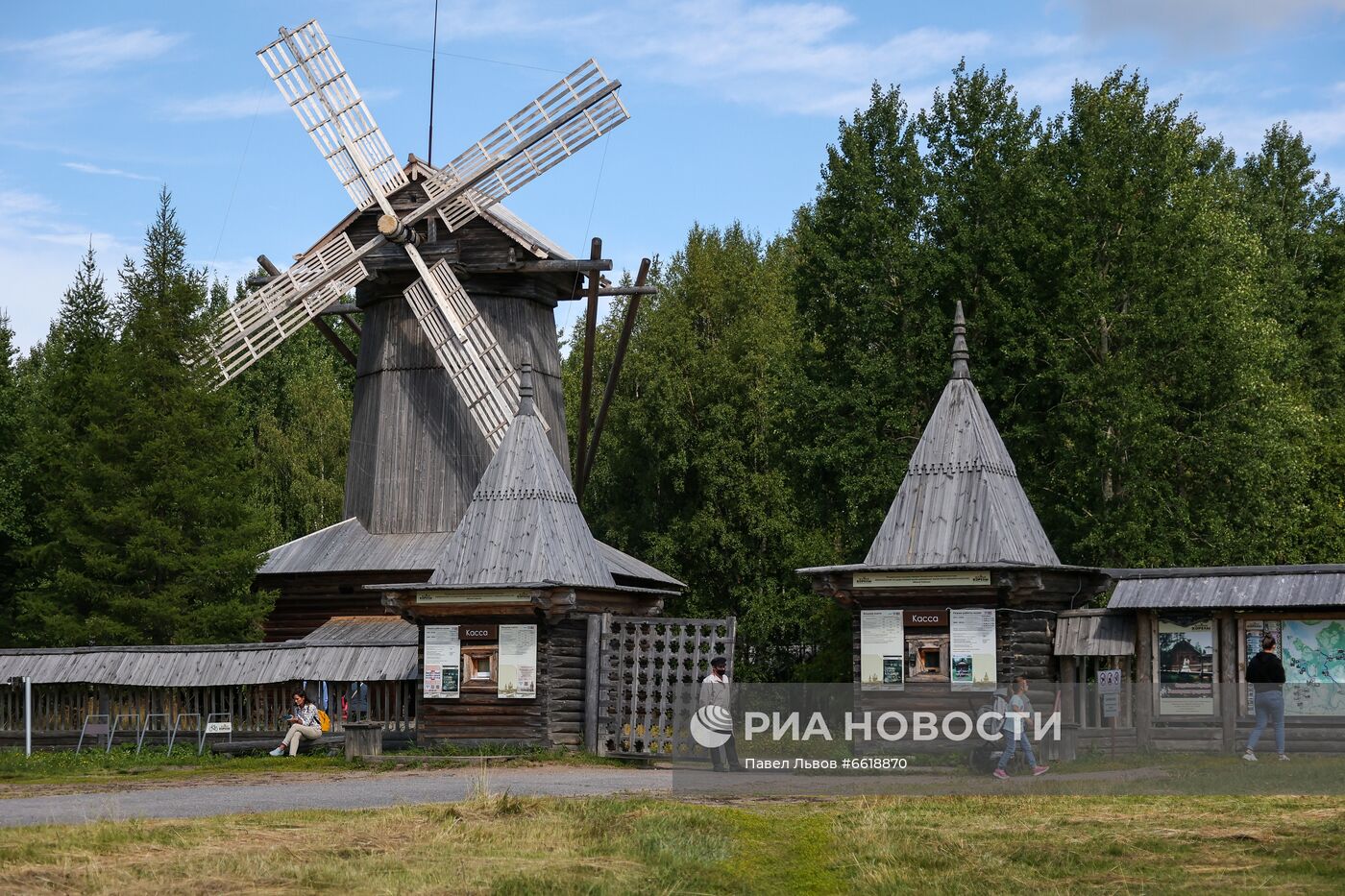 Музей деревянного зодчества "Малые Корелы" в Архангельске