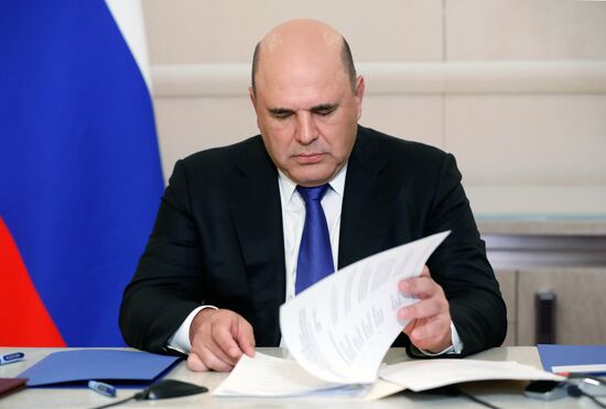 Президент РФ В. Путин провел совещание с членами правительства РФ