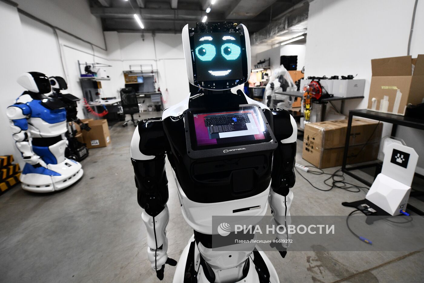 Производство роботов для бизнеса компанией "Промобот" в Перми