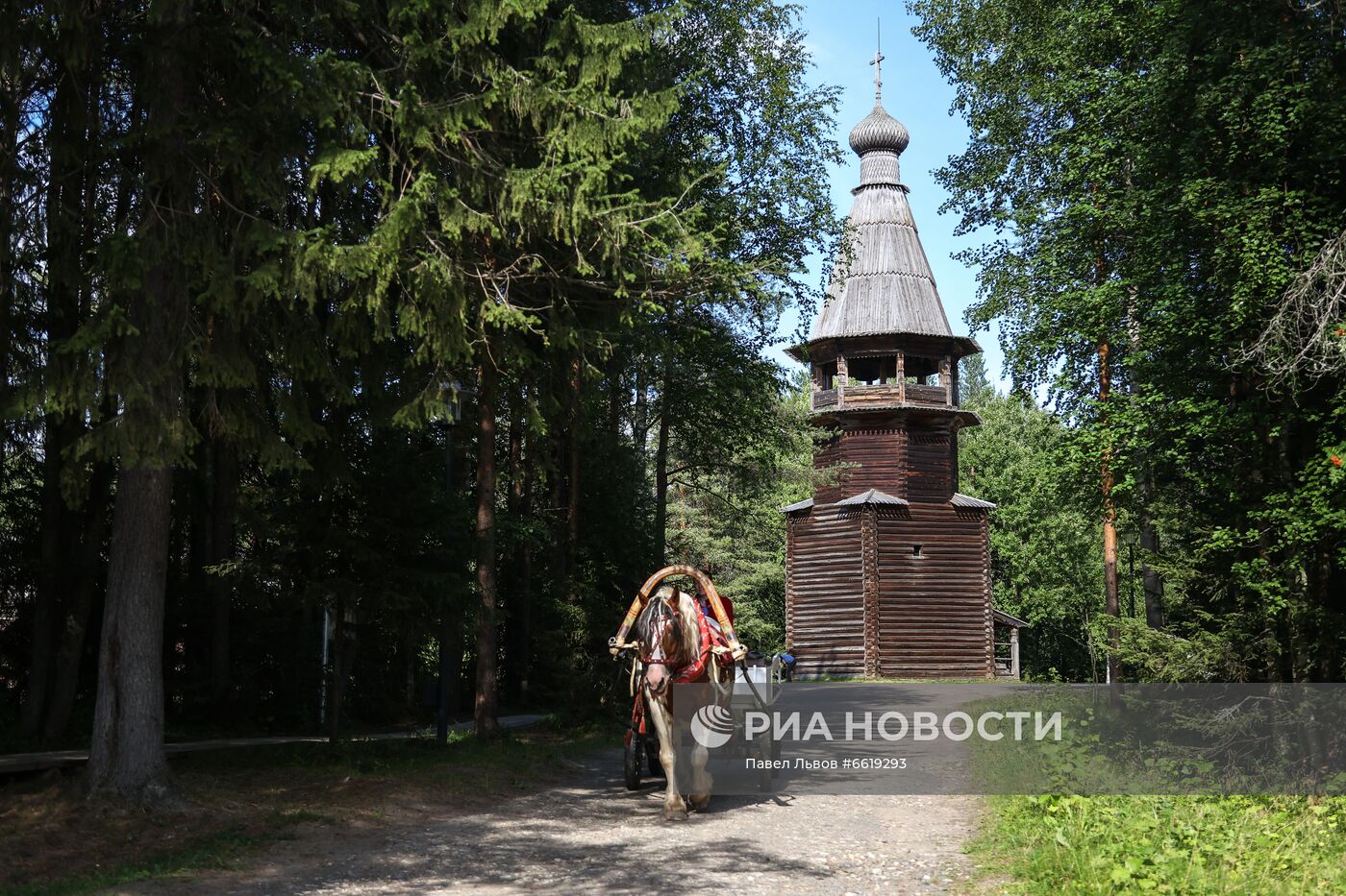 Музей деревянного зодчества "Малые Корелы" в Архангельске