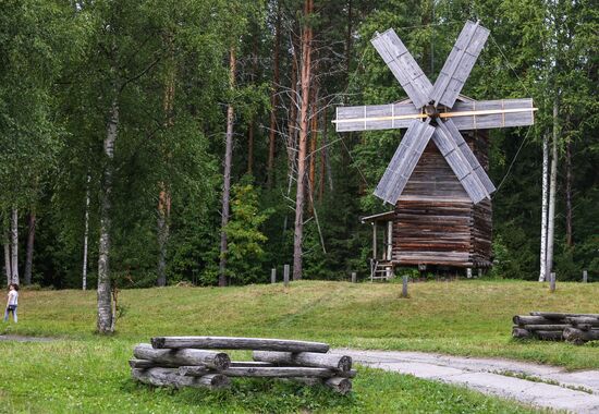 Музей деревянного зодчества "Малые Корелы" в Архангельске