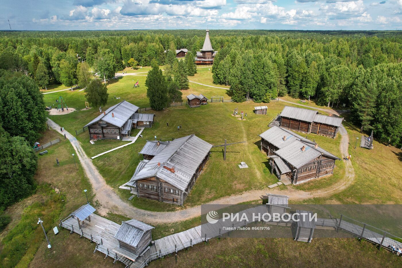 Музей деревянного зодчества "Малые Корелы" в Архангельске