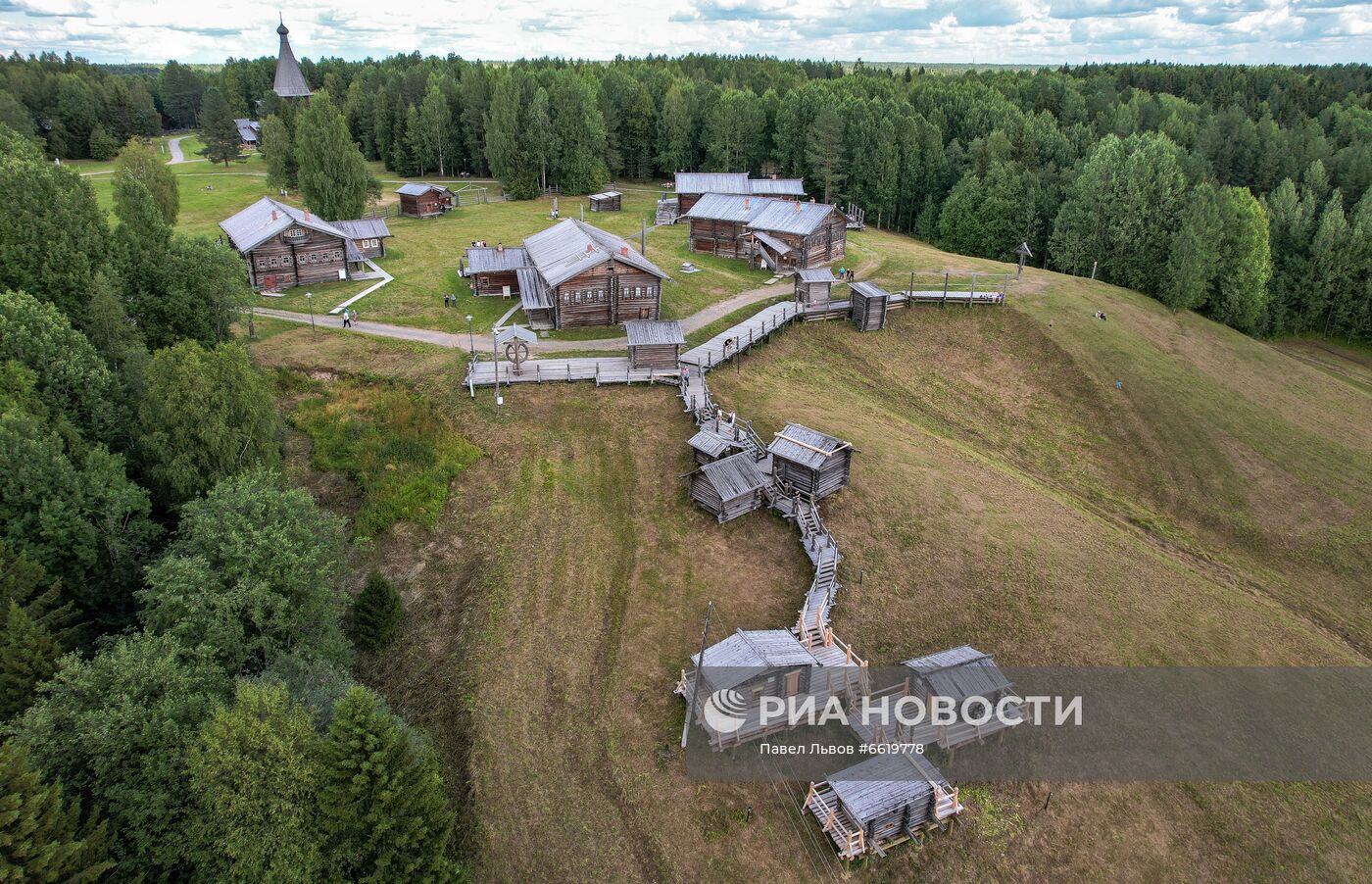 Музей деревянного зодчества "Малые Корелы" в Архангельске