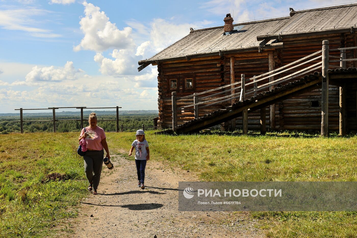 Музей деревянного зодчества "Малые Корелы" в Архангельске