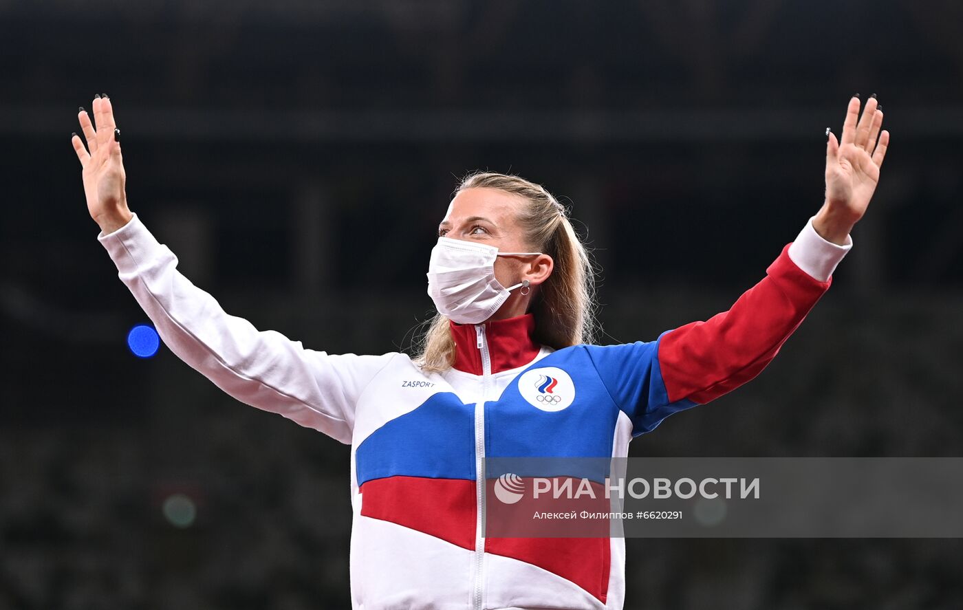 Олимпиада-2020. А. Сидорова завоевала серебряную медаль в прыжках с шестом
