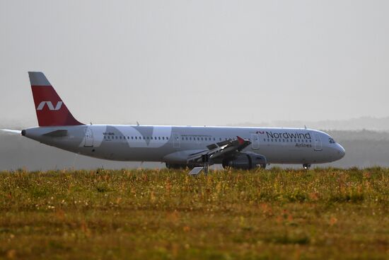 Самолеты в аэропорту Казани