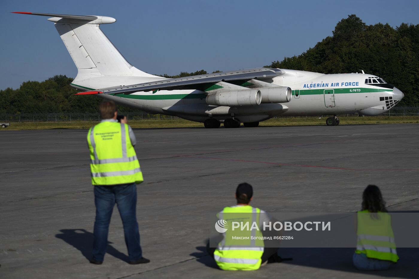 Самолеты в аэропорту Казани