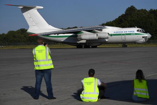 Самолеты в аэропорту Казани