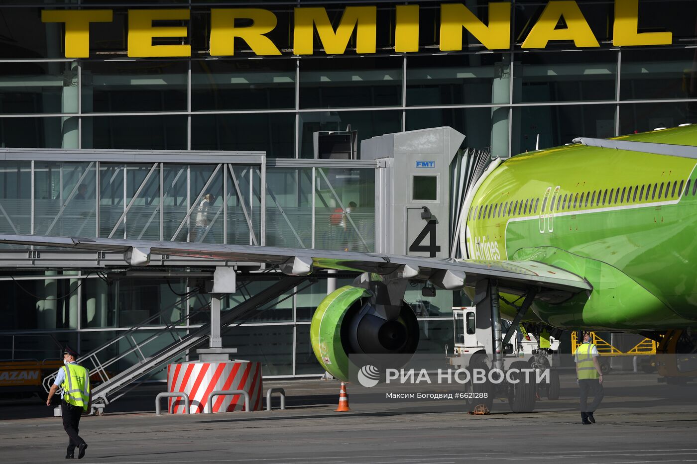 Самолеты в аэропорту Казани