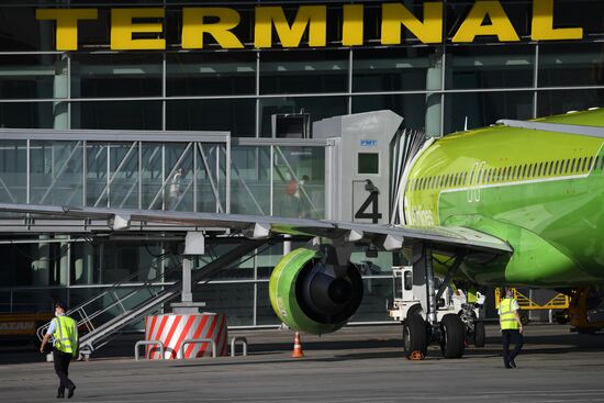 Самолеты в аэропорту Казани