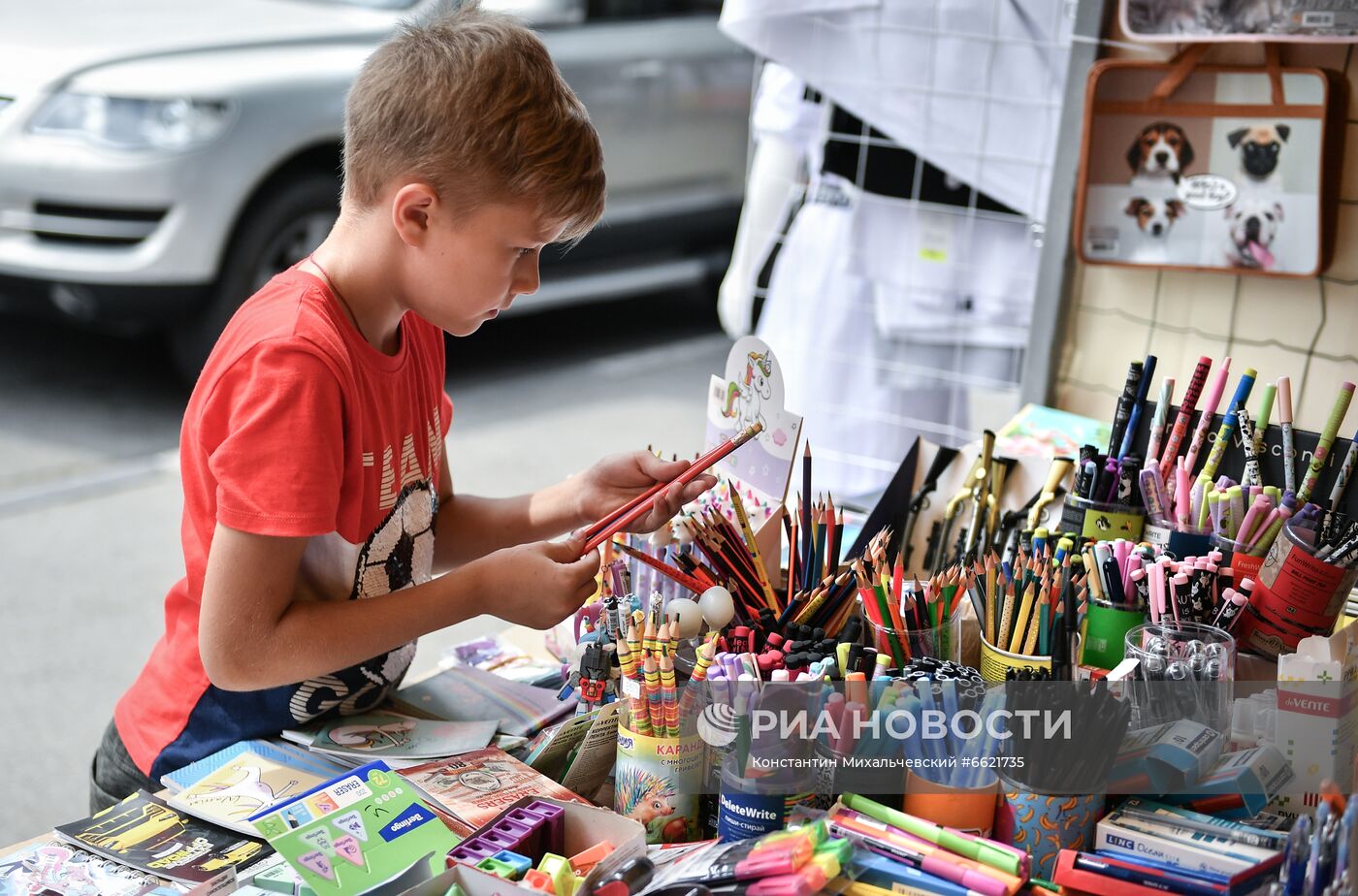 Школьная ярмарка в Симферополе