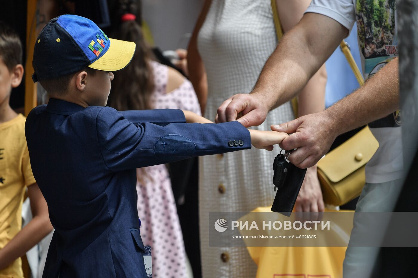 Школьная ярмарка в Симферополе