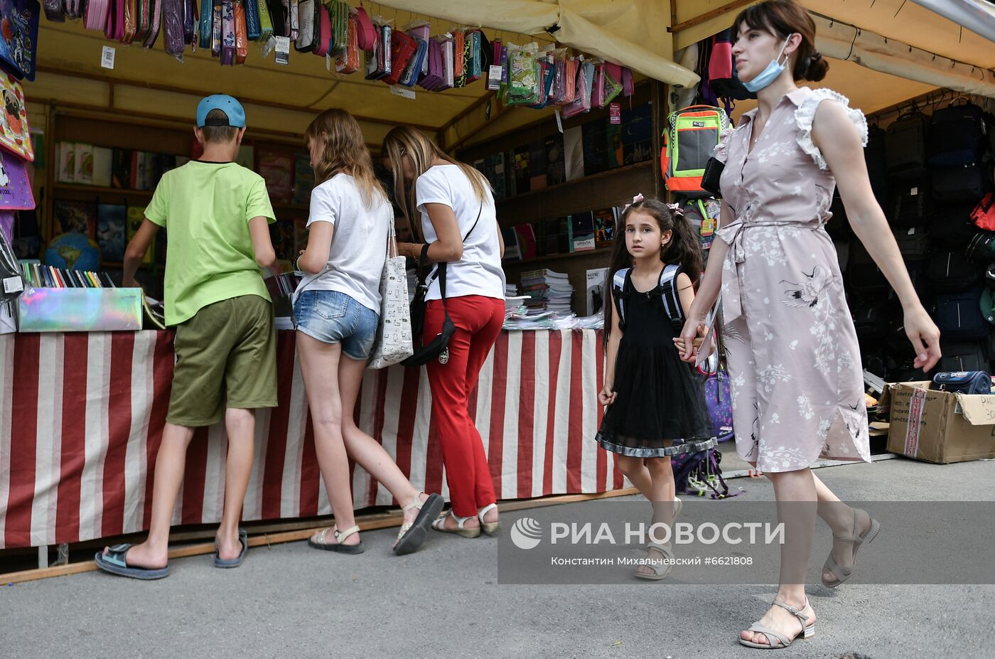 Школьная ярмарка в Симферополе