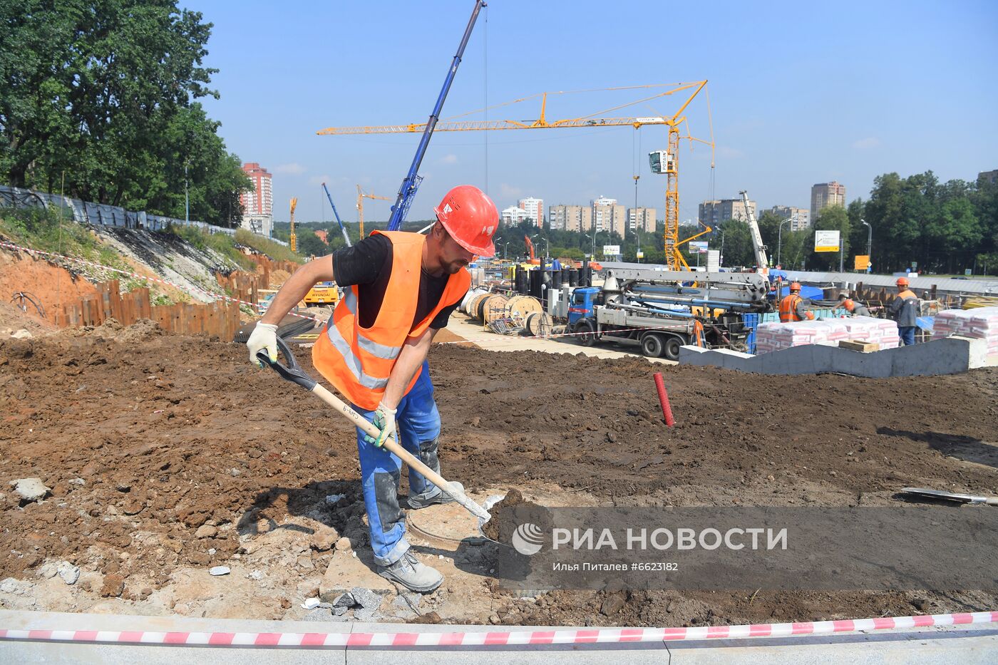 Строительство станции метро "Кунцевская"