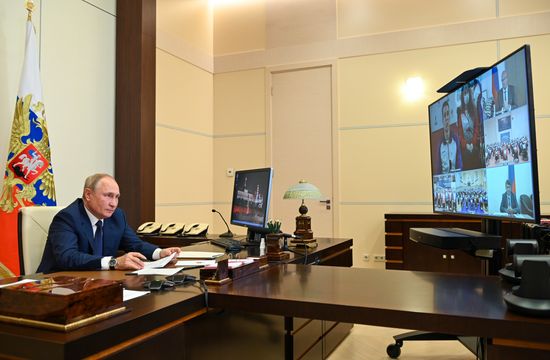 Президент РФ В. Путин провел встречу с членами паралимпийской команды России
