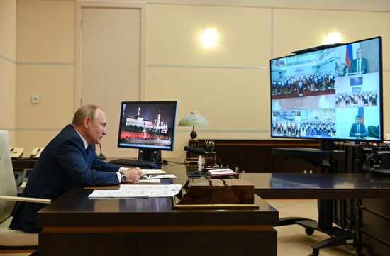 Президент РФ В. Путин провел встречу с членами паралимпийской команды России