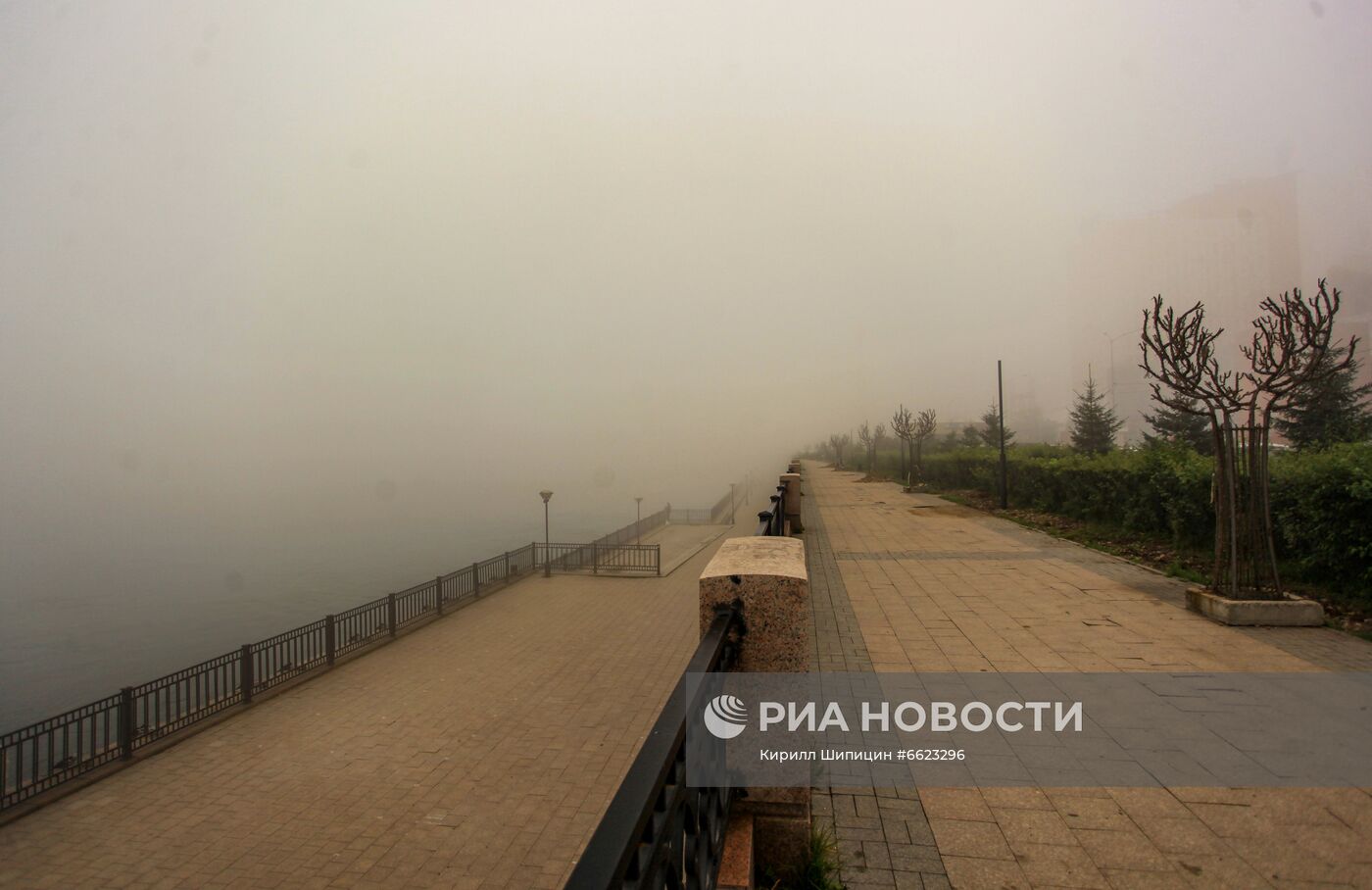 Смог от якутских лесных пожаров в Иркутске