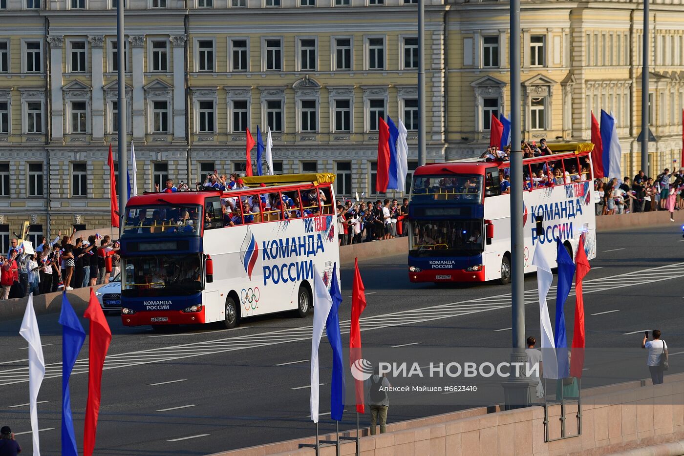 Торжественная встреча олимпийцев на Красной площади